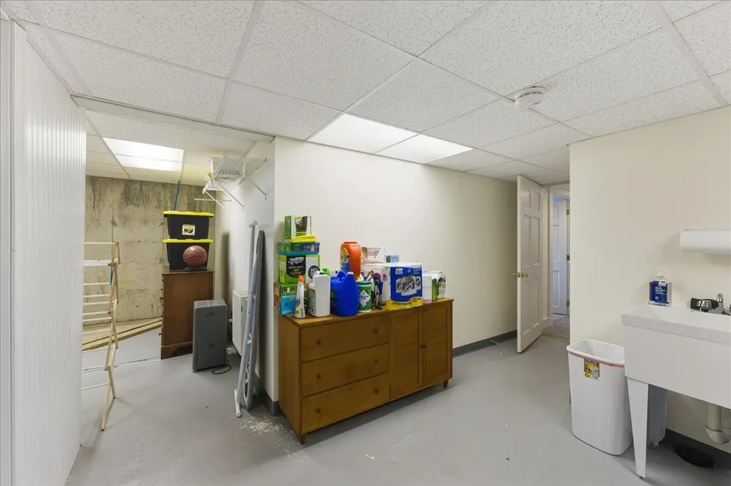 79 Perkins Street Castine ME 04421