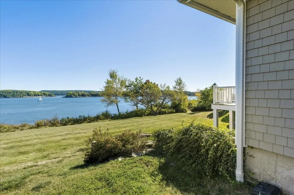 79 Perkins Street Castine ME 04421
