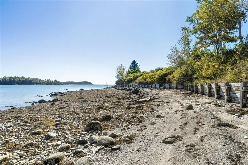 79 Perkins Street Castine ME 04421