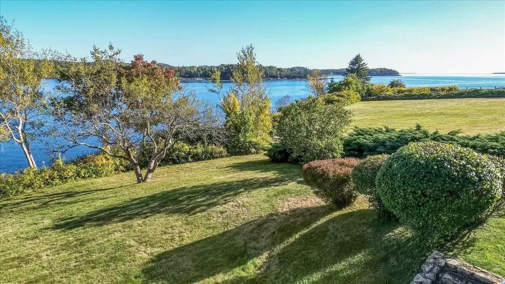 79 Perkins Street Castine ME 04421
