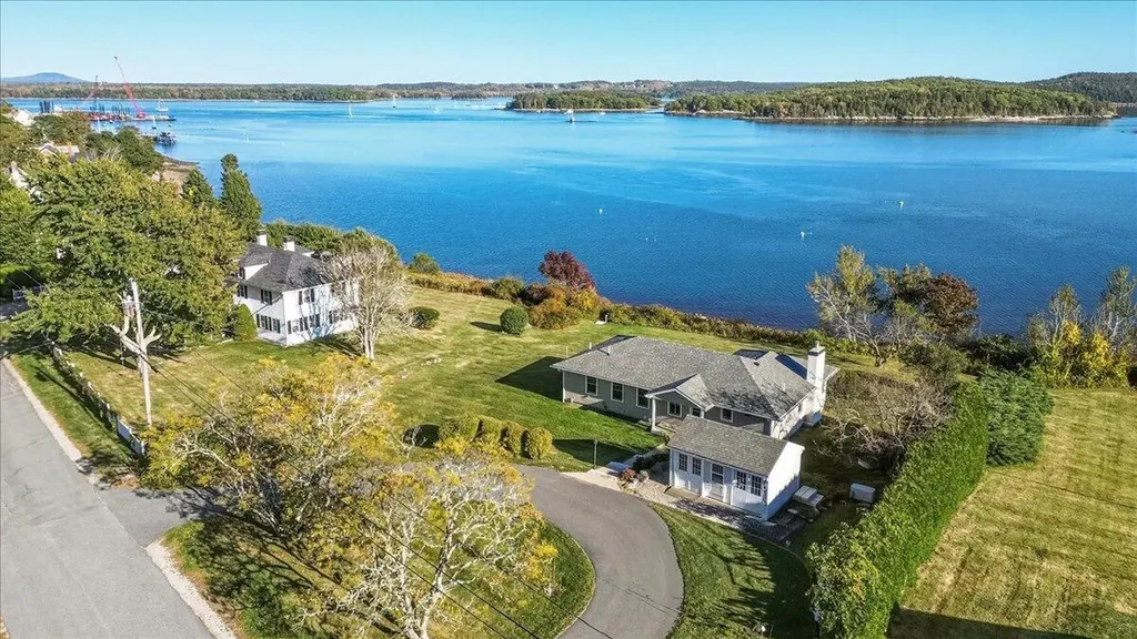 79 Perkins Street Castine ME 04421