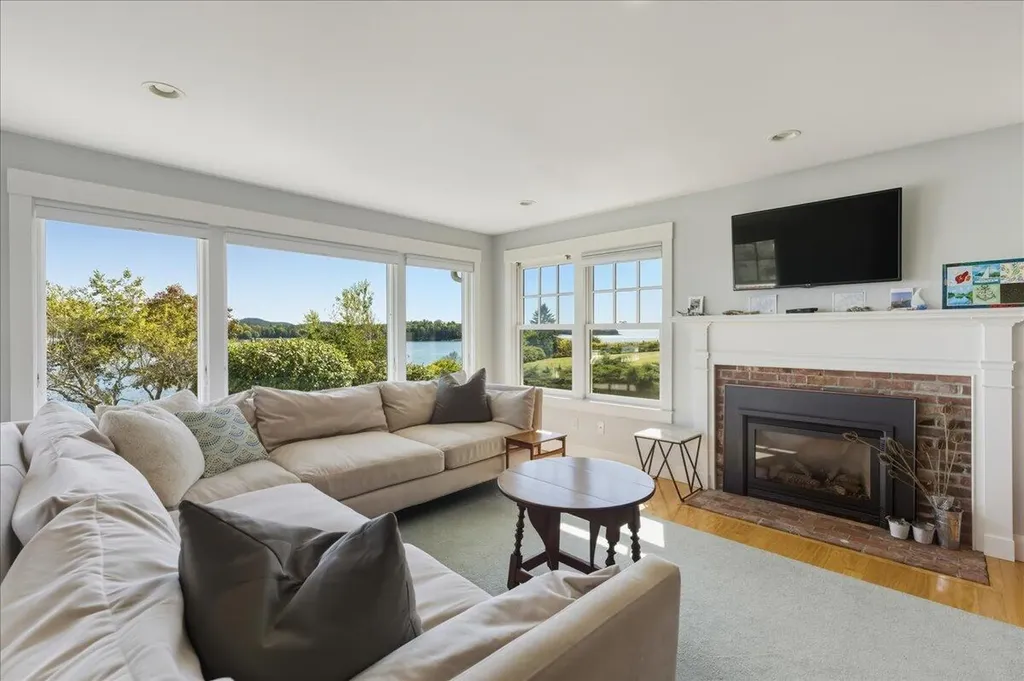 79 Perkins Street Castine ME 04421