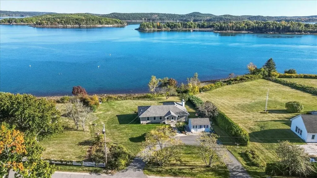 79 Perkins Street Castine ME 04421