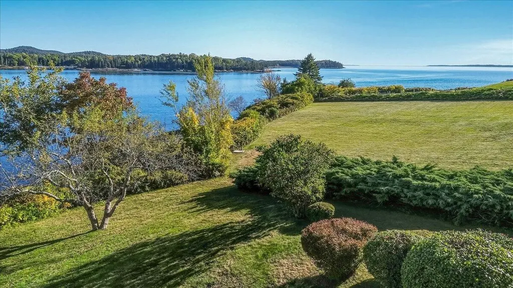 79 Perkins Street Castine ME 04421