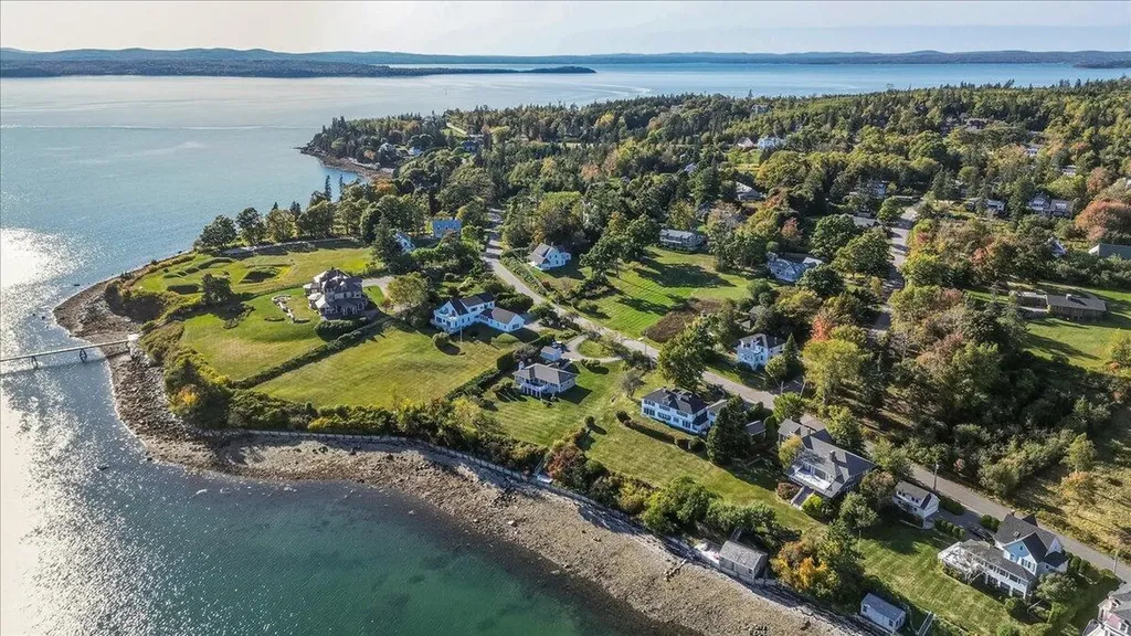 79 Perkins Street Castine ME 04421
