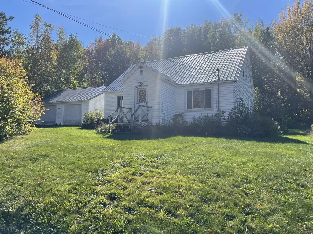 10 Pinkham Street Lincoln ME 04457