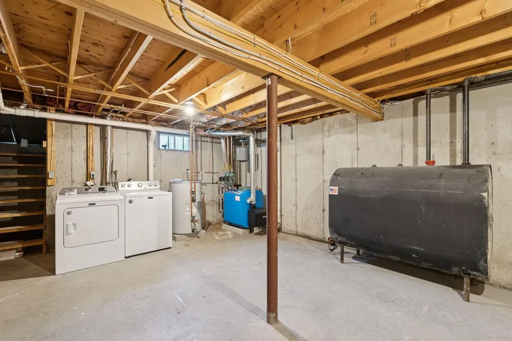 37 Felicia Lane Portland ME 04103