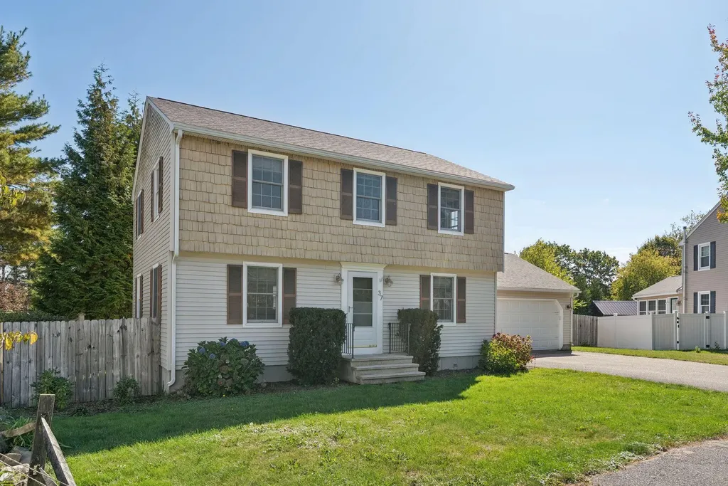 37 Felicia Lane Portland ME 04103