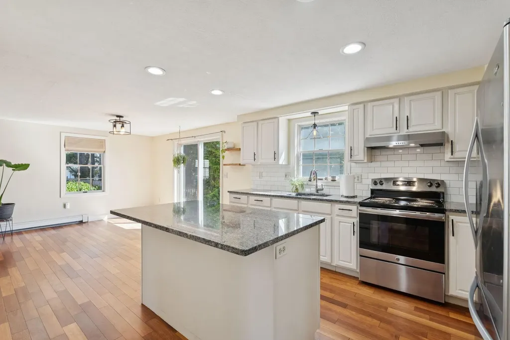 37 Felicia Lane Portland ME 04103