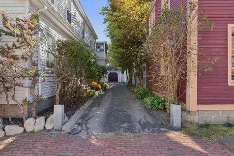 196 Spring Street Portland ME 04102