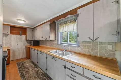 26 Crowell Hill Road Vassalboro ME 04989