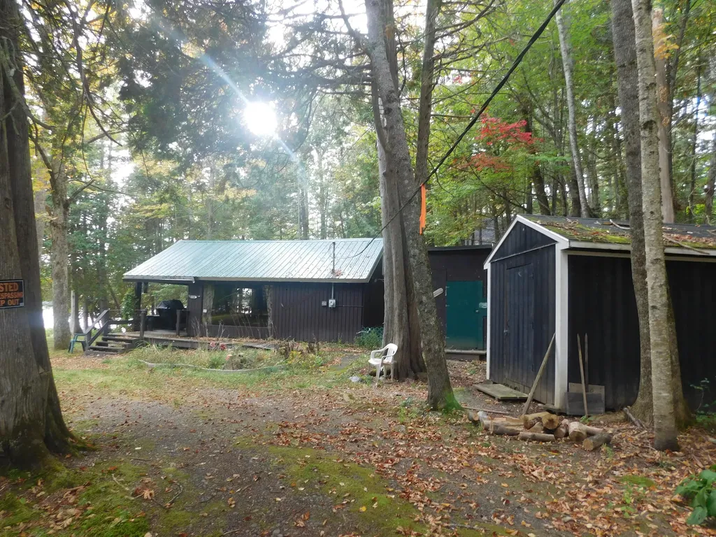 31 Swan Lane Dexter ME 04930