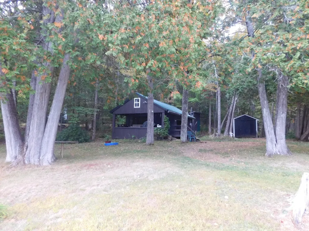 31 Swan Lane Dexter ME 04930