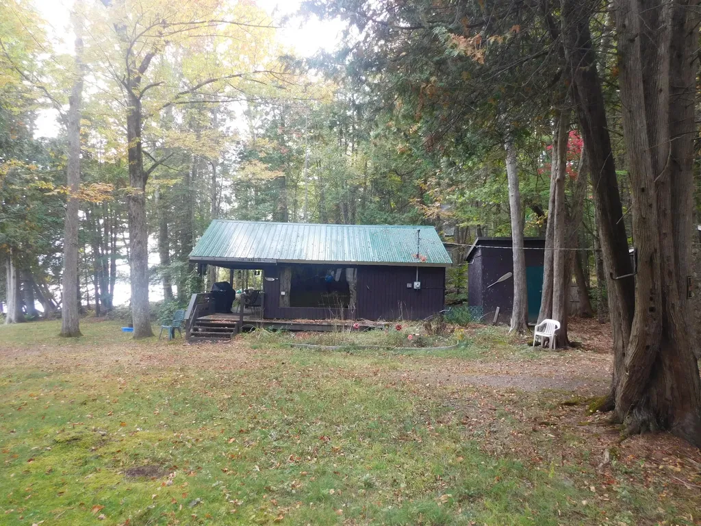 31 Swan Lane Dexter ME 04930