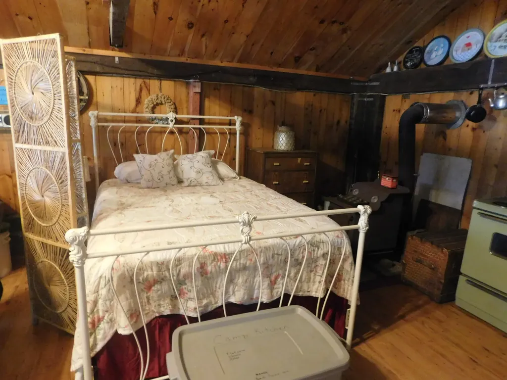 31 Swan Lane Dexter ME 04930