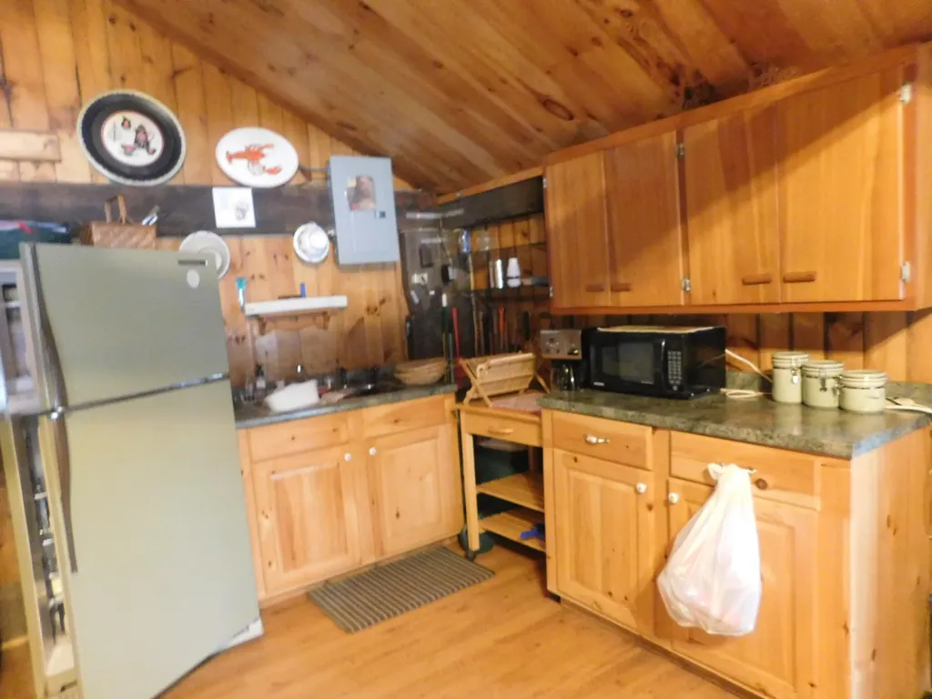 31 Swan Lane Dexter ME 04930