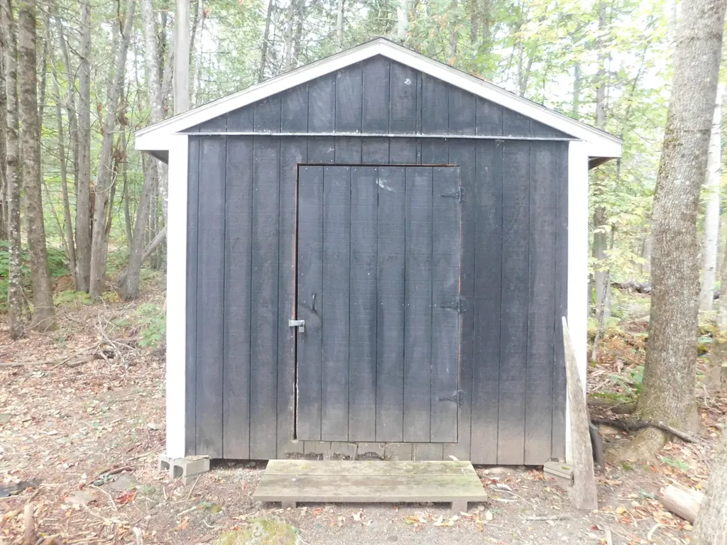 31 Swan Lane Dexter ME 04930