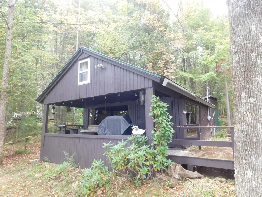 31 Swan Lane Dexter ME 04930