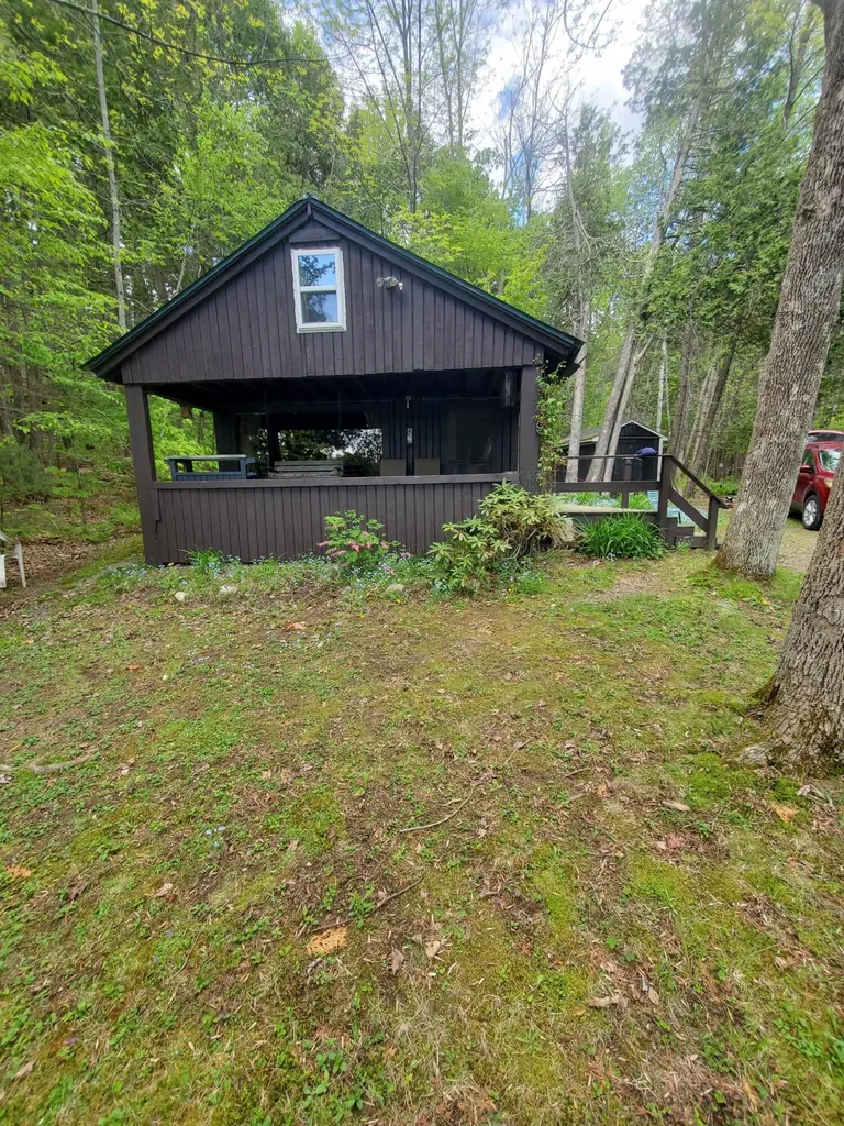 31 Swan Lane Dexter ME 04930