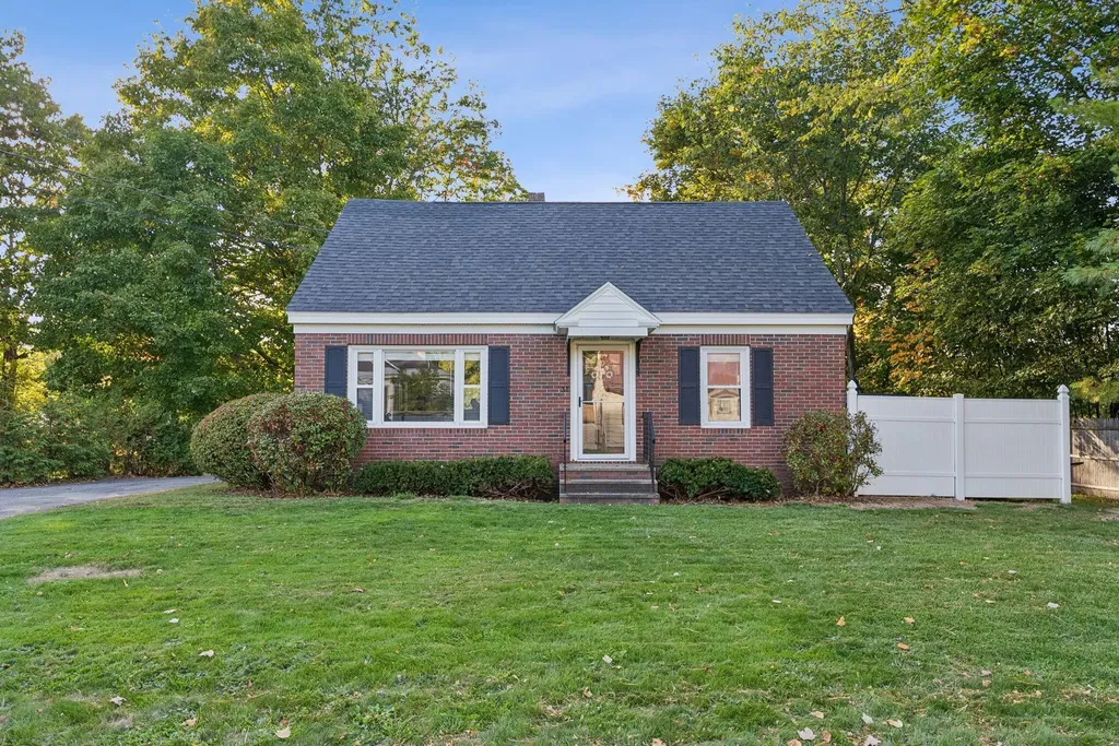 31 Whipple Street Winslow ME 04901