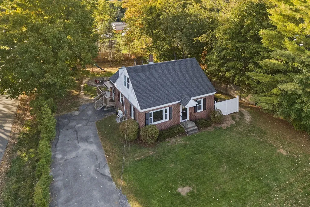 31 Whipple Street Winslow ME 04901