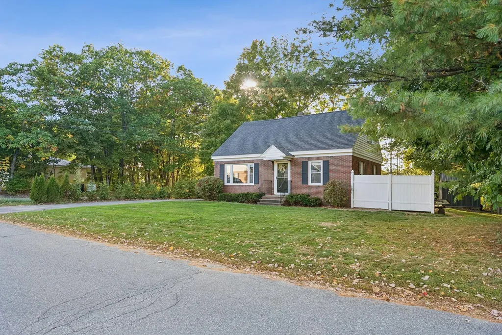 31 Whipple Street Winslow ME 04901