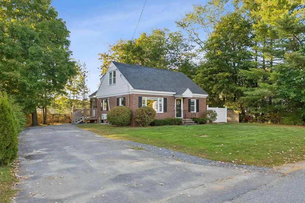 31 Whipple Street Winslow ME 04901