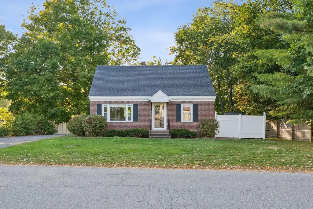 31 Whipple Street Winslow ME 04901