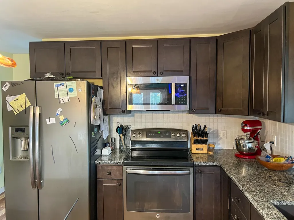 60 Hydes Way Palermo ME 04354