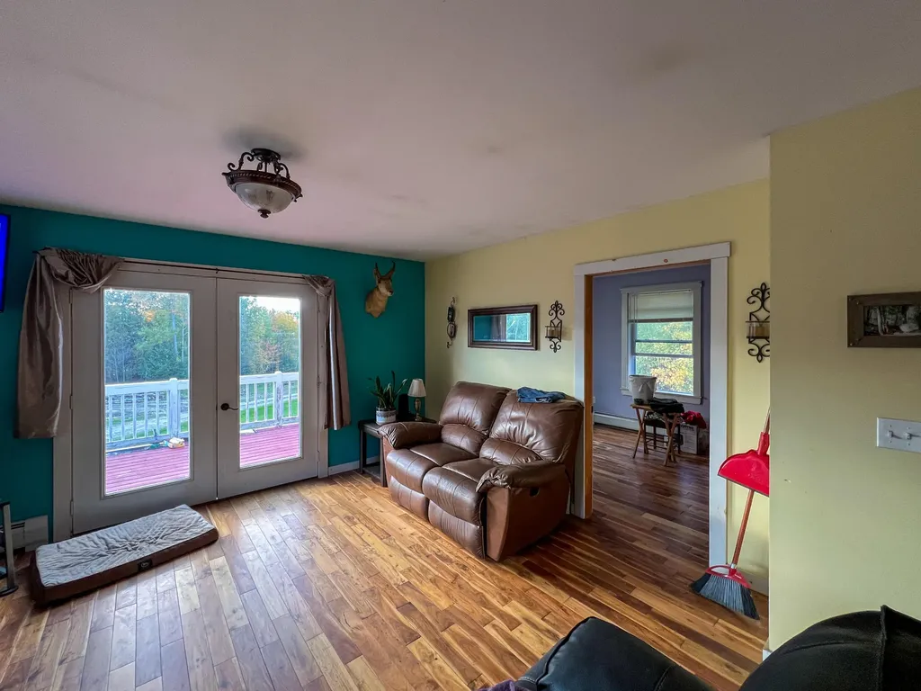 60 Hydes Way Palermo ME 04354