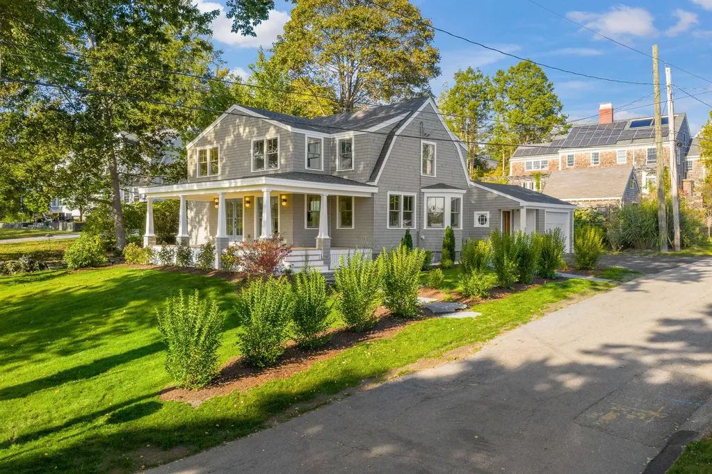 63 Cloyster Road South Portland ME 04106