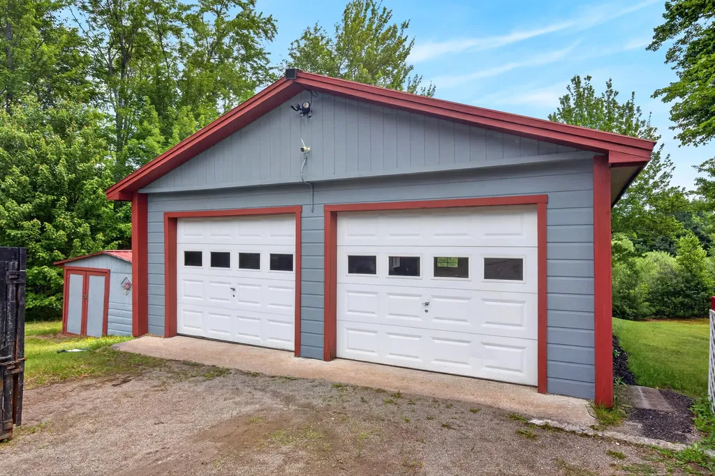 105 River Road Howland ME 04448