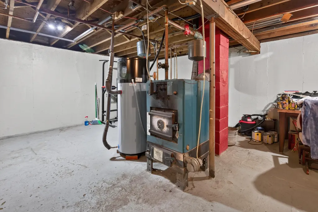105 River Road Howland ME 04448