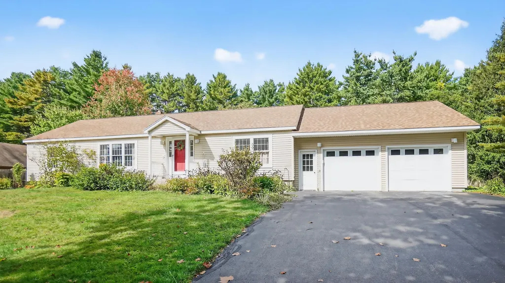 24 Oakland Road Falmouth ME 04105