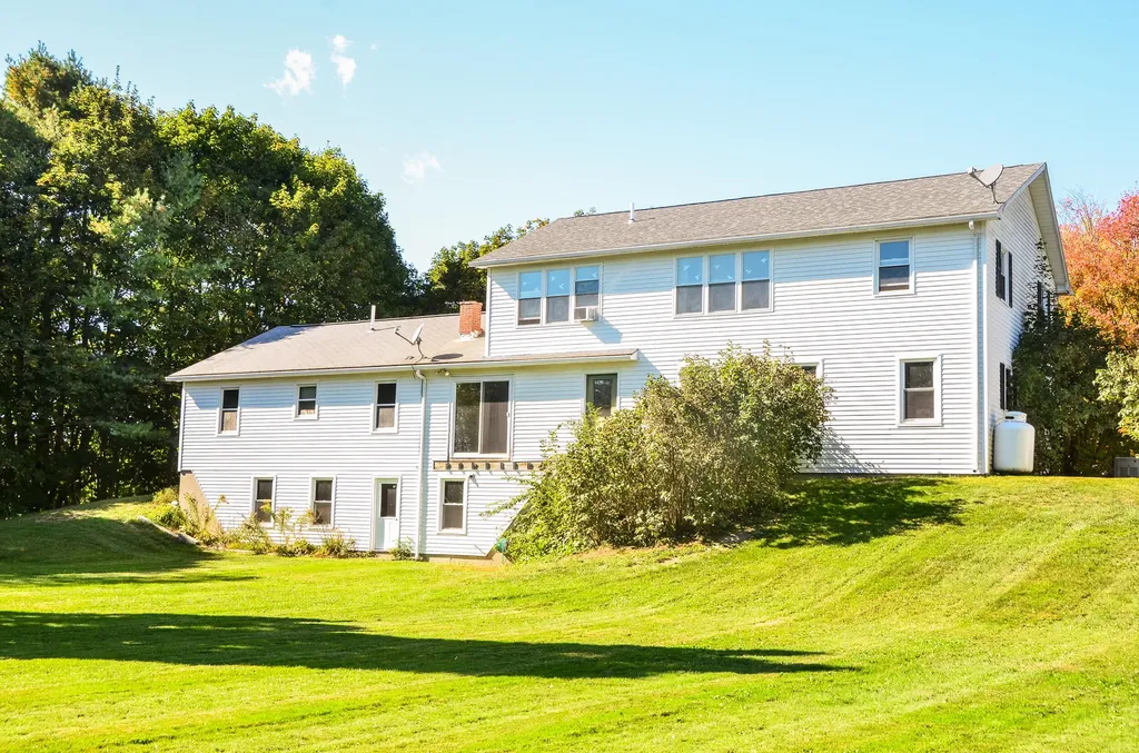 499 W River Road Augusta ME 04330