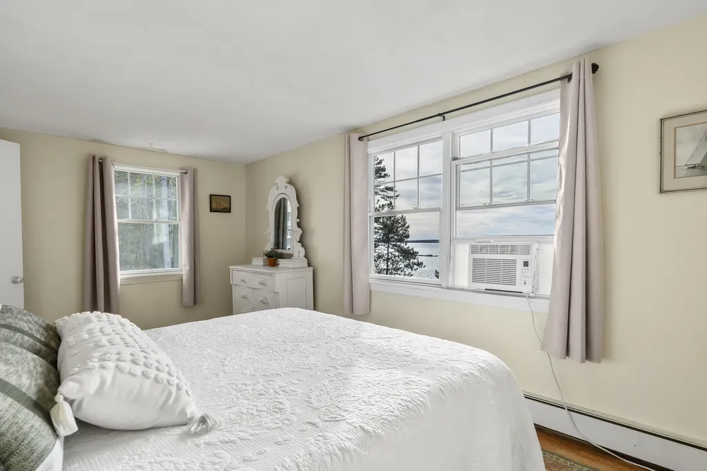 37 Frost Fish Cove Road Harpswell ME 04079