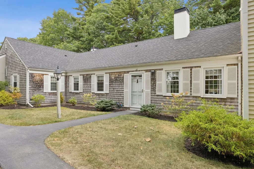 27 Colonial Village Falmouth ME 04105