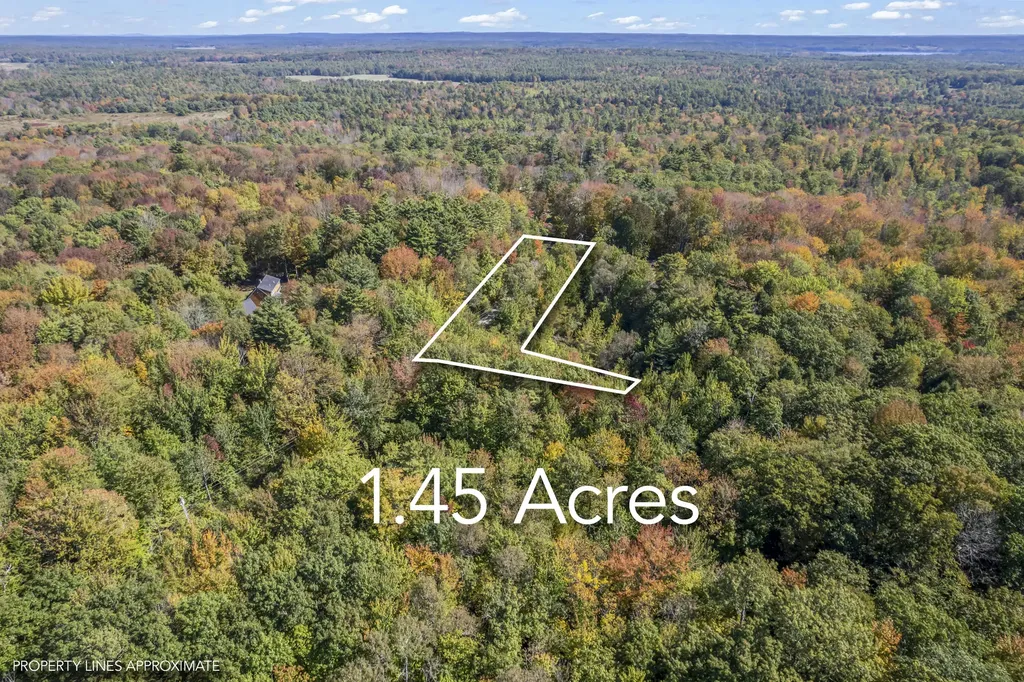 83 Hemlock Hill Lane Bowdoinham ME 04008