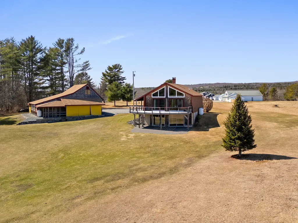 425 Sennebec Road Union ME 04862