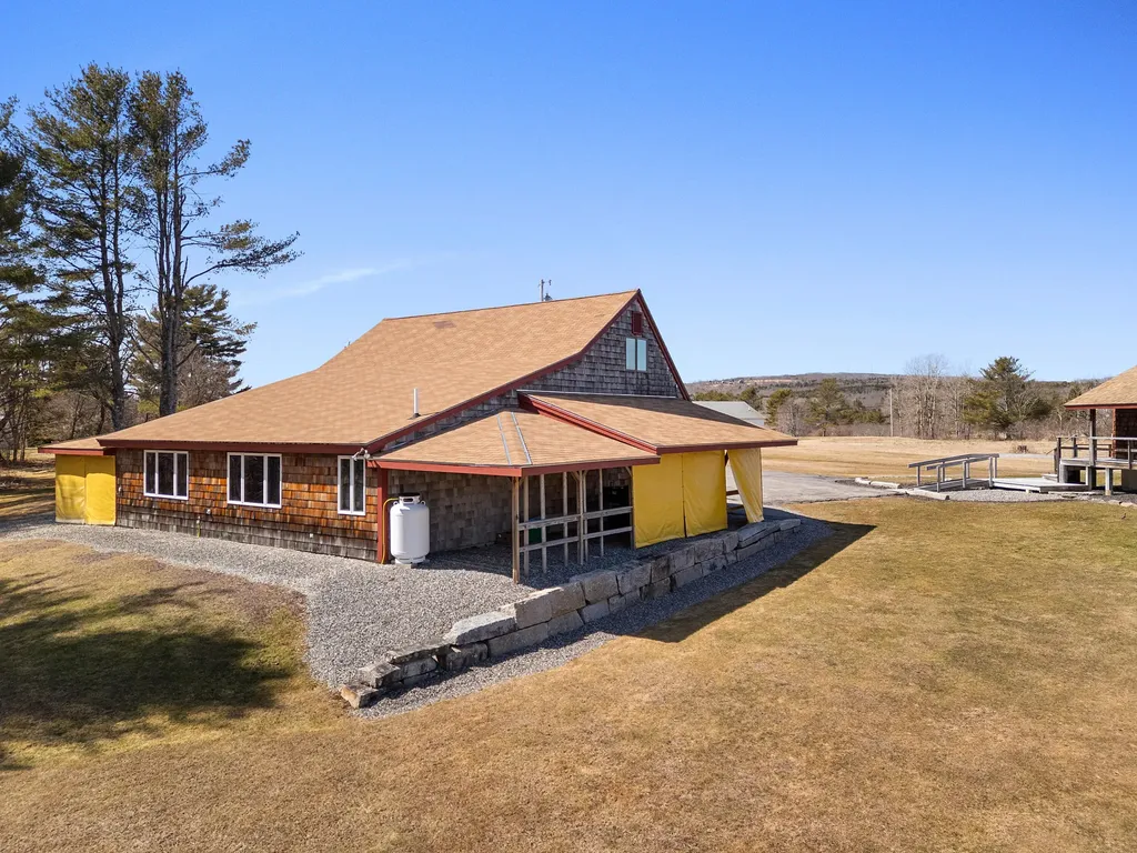 425 Sennebec Road Union ME 04862
