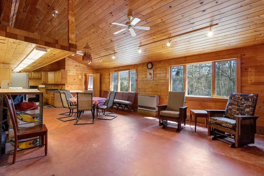 425 Sennebec Road Union ME 04862