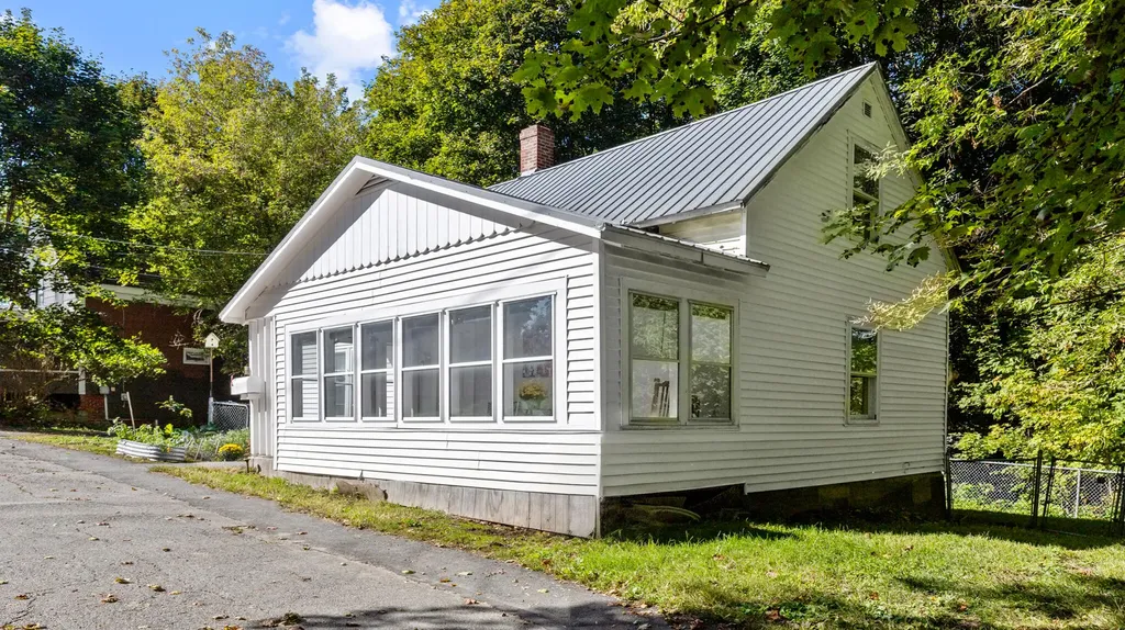 22 Center Street Augusta ME 04330