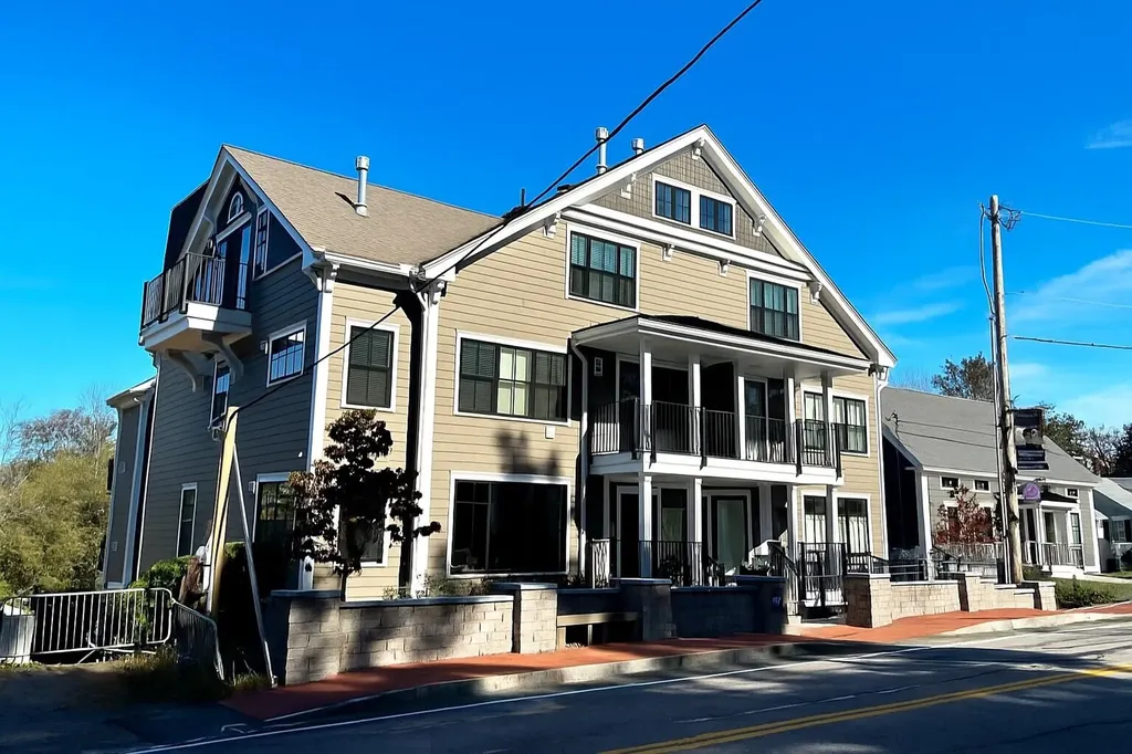 298 York Street York ME 03909