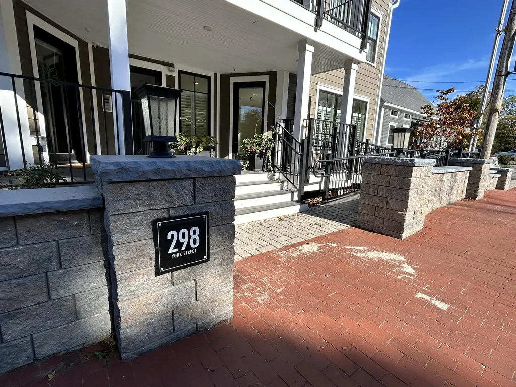 298 York Street York ME 03909