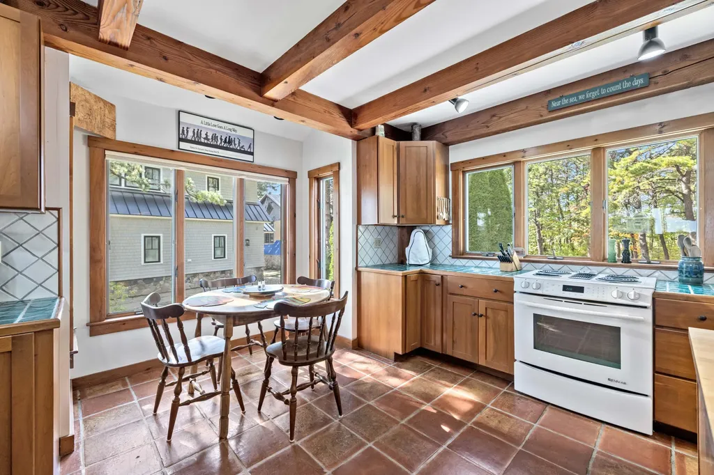 442 Kings Highway Kennebunkport ME 04046