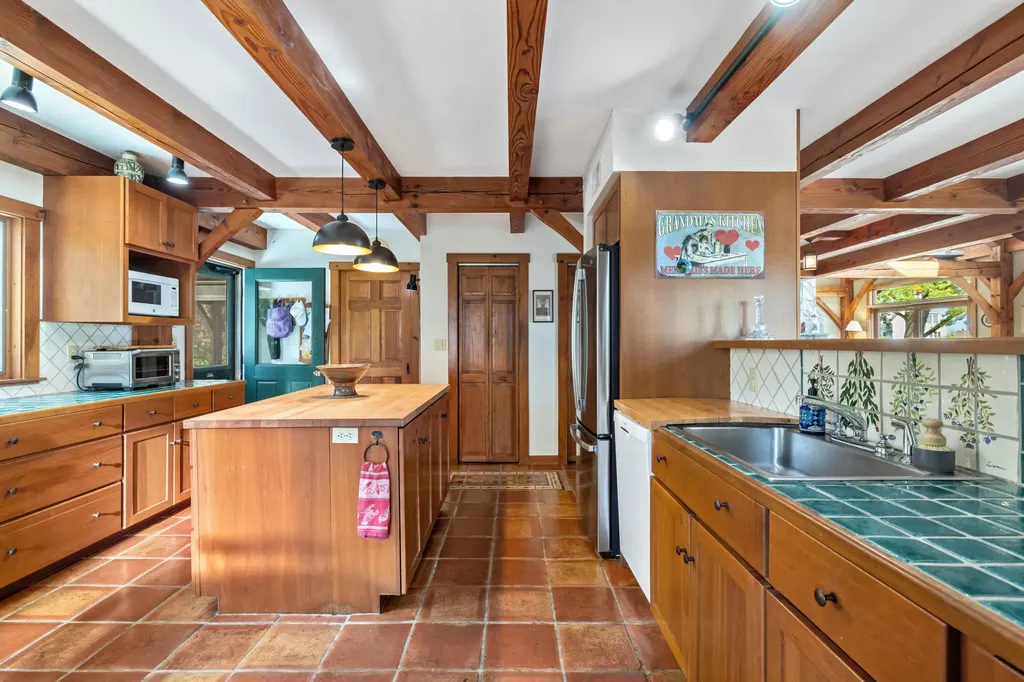 442 Kings Highway Kennebunkport ME 04046