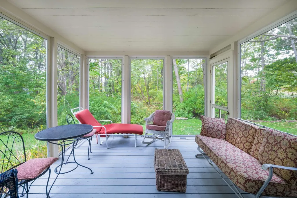 147 River Road York ME 03902