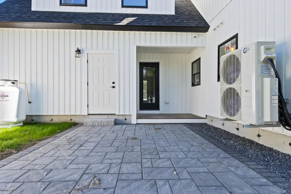 3 Collins Place Westbrook ME 04092