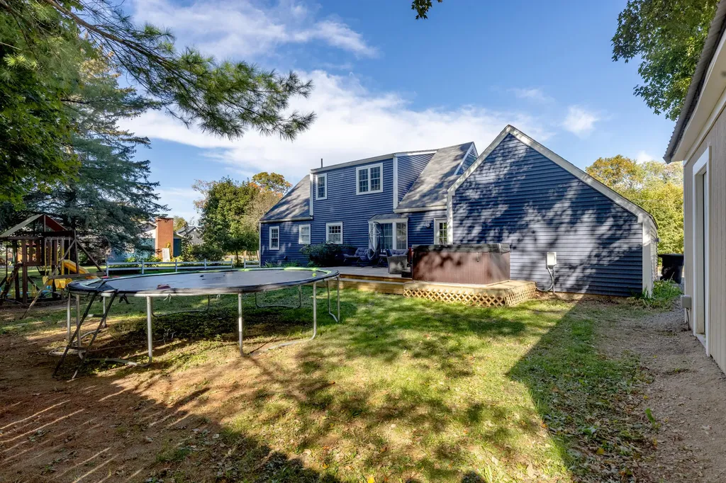35 North Street Newport ME 04953
