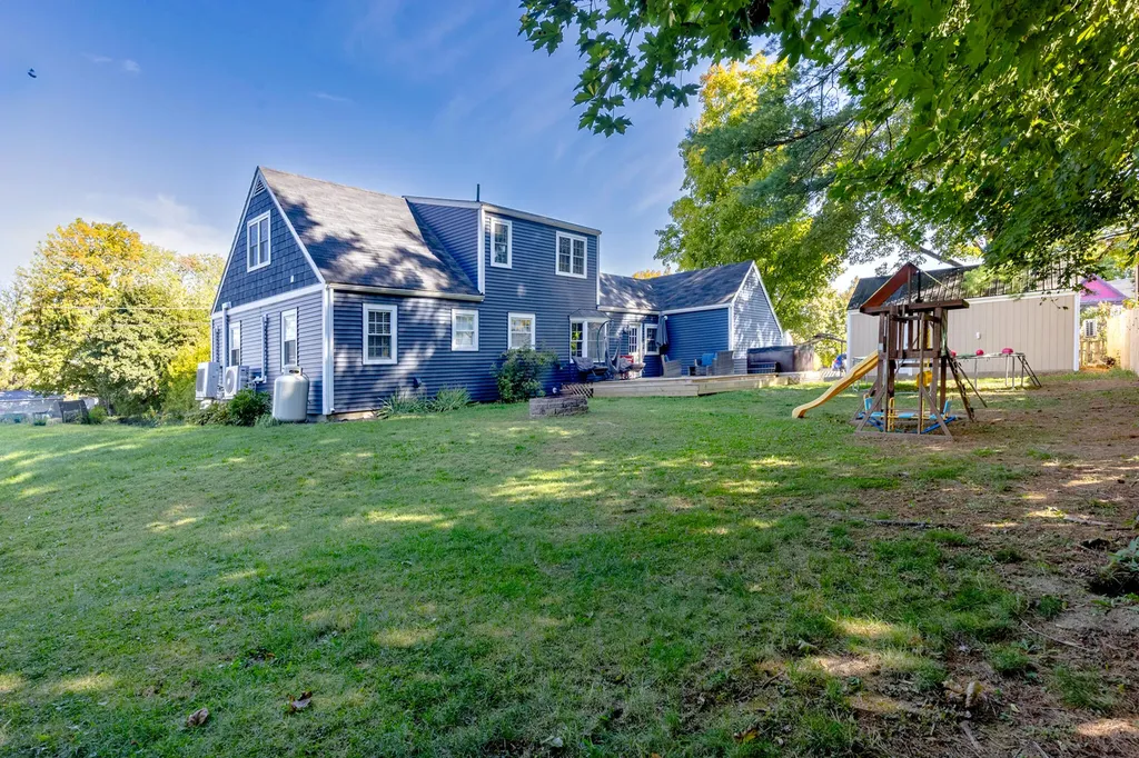 35 North Street Newport ME 04953